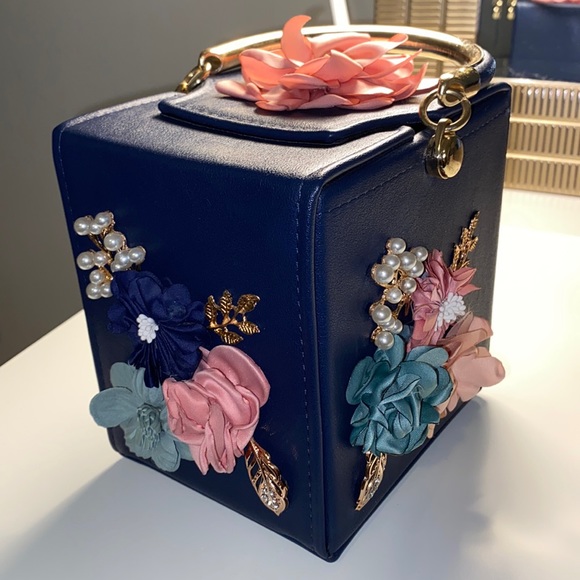 Handbags - Square flower bag